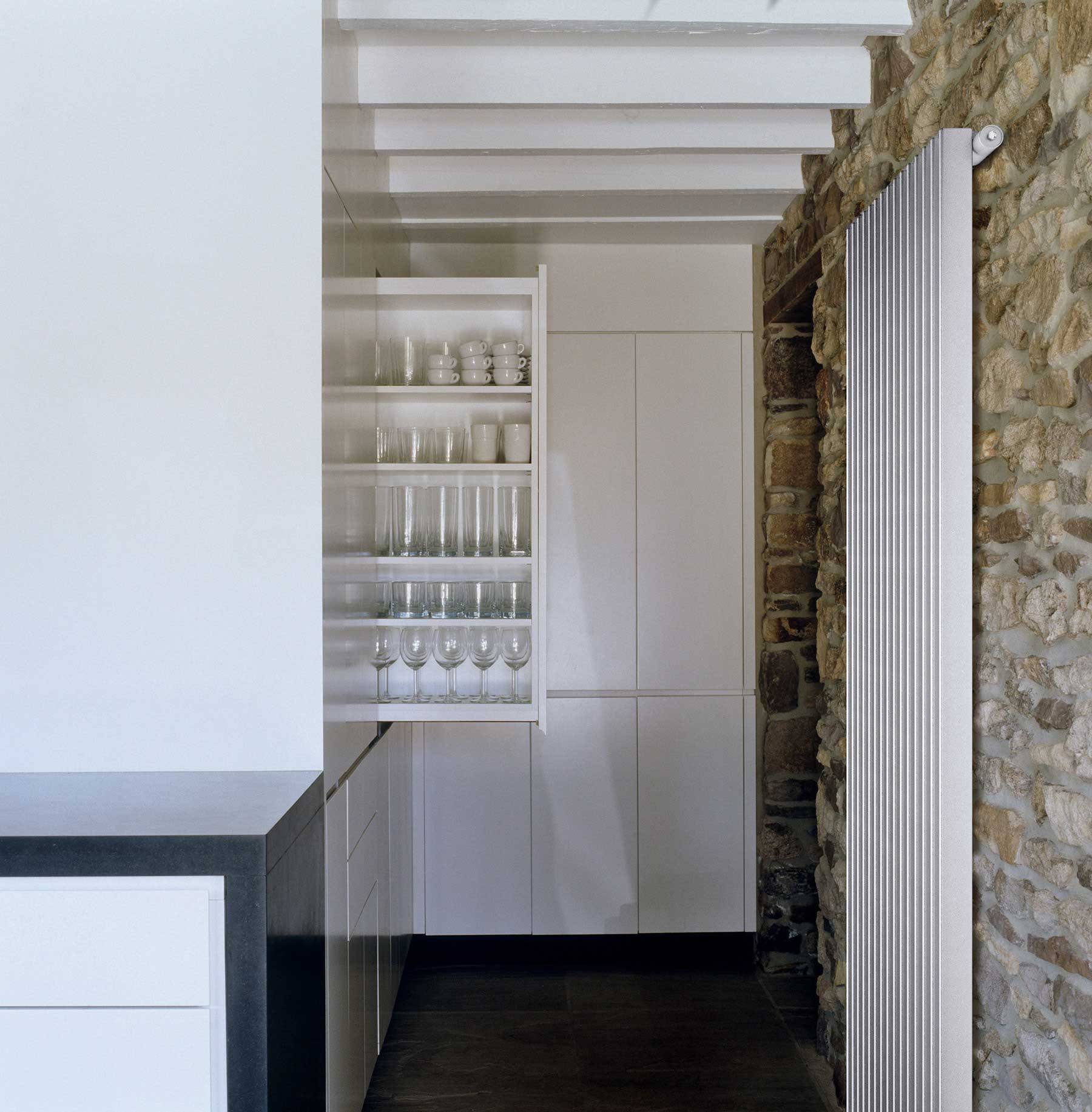 Termoarredo Arezzo_bianco_ambiance_stone-kitchen