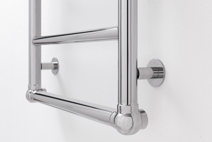dettaglio scaldasalviette deltacalor steel retrò inox lucido