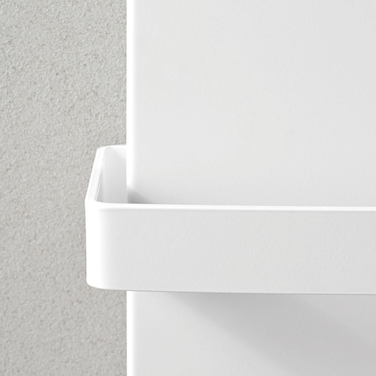 termoarredo a piastra bianco dettaglio ice bagno caleido
