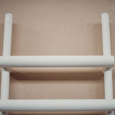 radiateur de salle de bain acier blanc détail introvert graziano