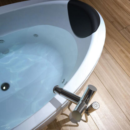 vasca idromassaggio acrilico bianca dettaglio rubinetteria freestanding arena glass