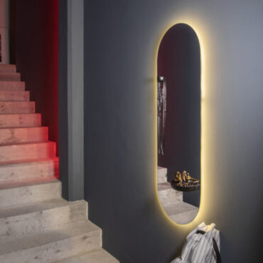 specchio con accessori con led rivedo ovale geelli
