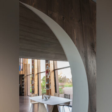 specchio living tondo laccato dettaglio bronzo moon compar