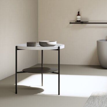 Tisch aus lackiertem Stahl mit Keramikplatte loop nic design
